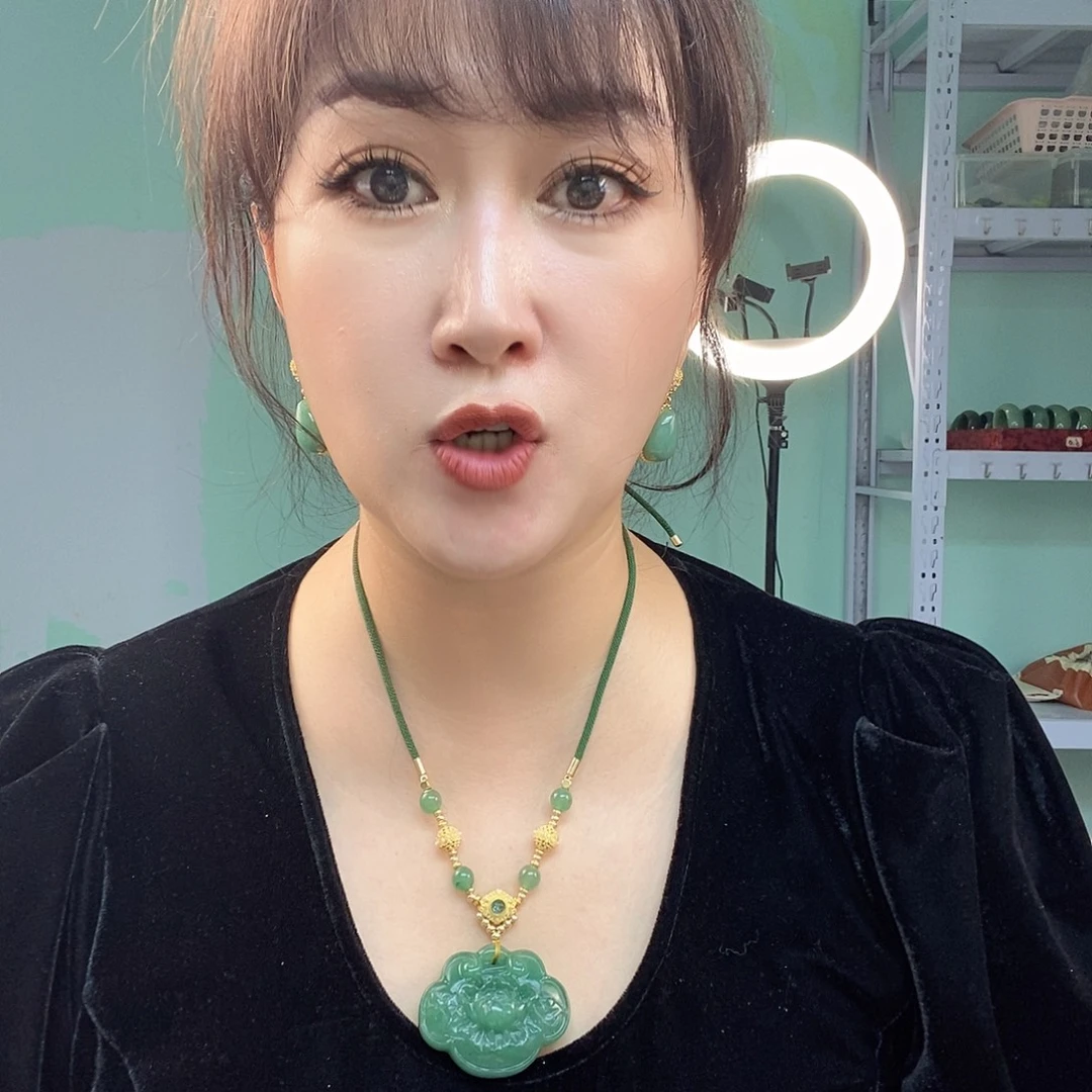 未镶嵌手镯石英质玉