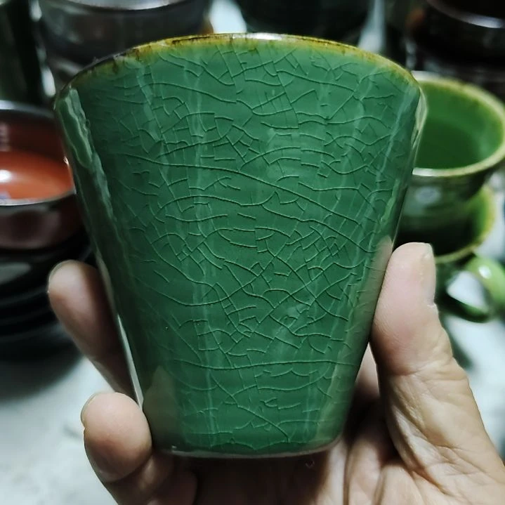 瓷片五厂，七厂，瓷器摆件，瓷片！都有微瑕疵。底部有壳。
