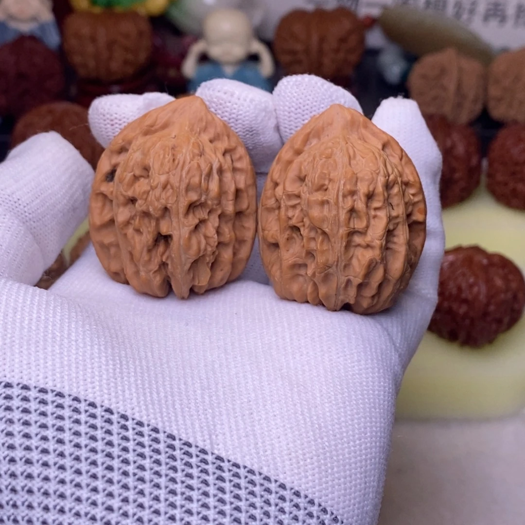 文玩核桃吊坠赤龙鸡心