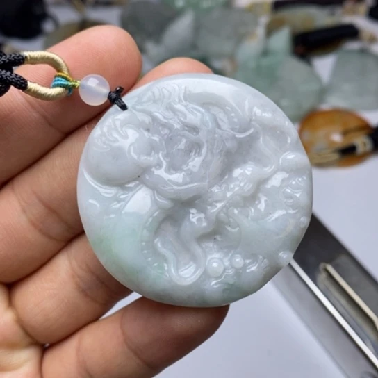 翡翠未镶嵌颈饰翡翠