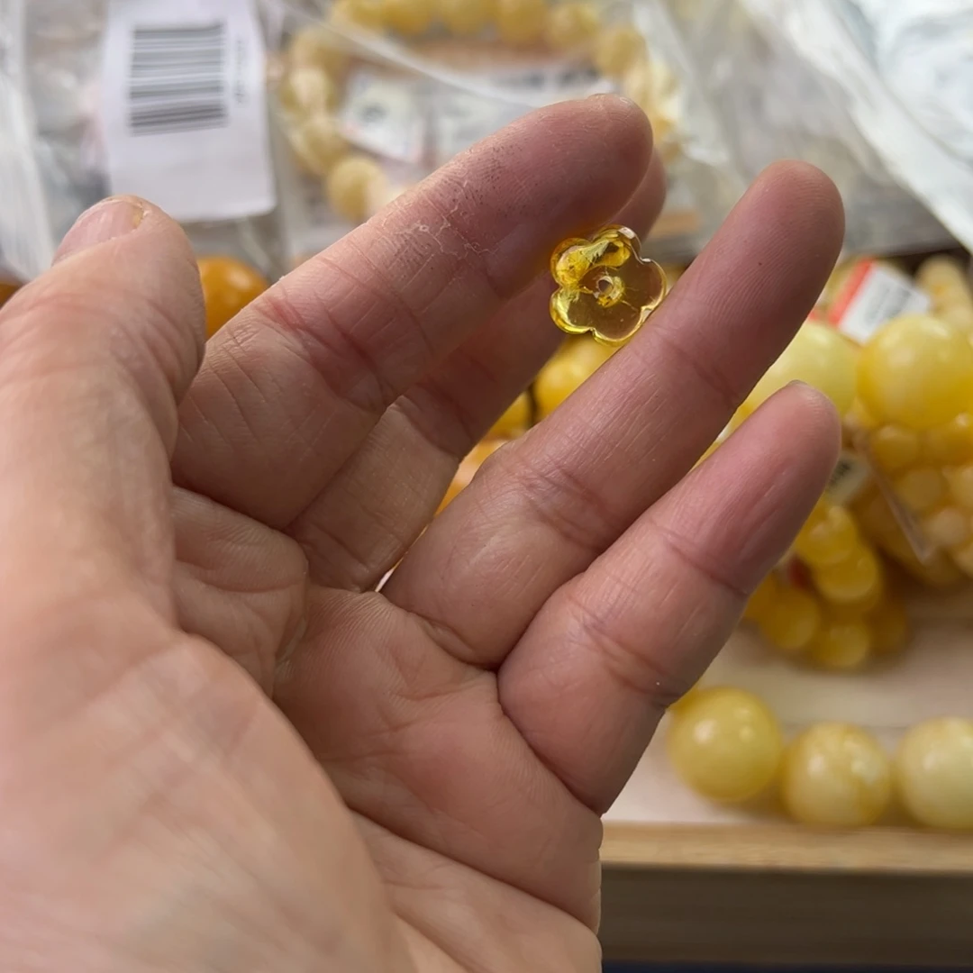 未镶嵌琥珀珠宝奇石