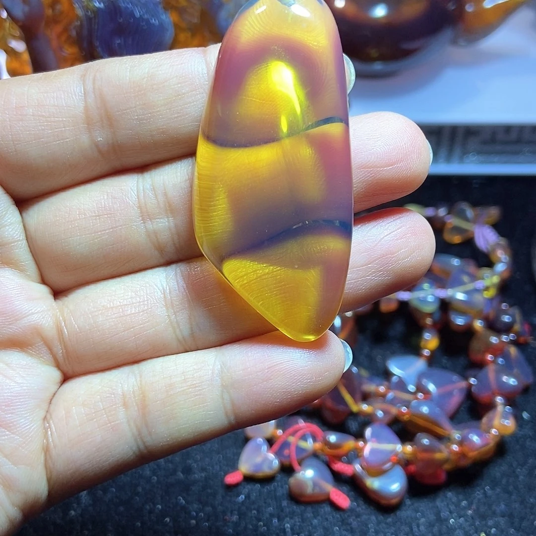 未镶嵌颈饰琥珀缅甸天然琥珀吊坠