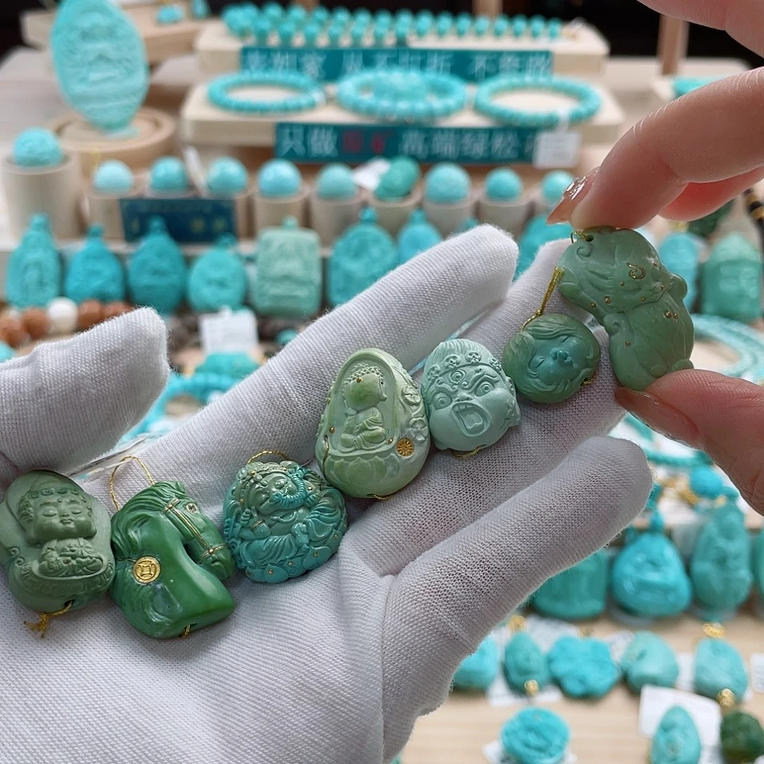 绿松石未镶嵌珠宝奇石