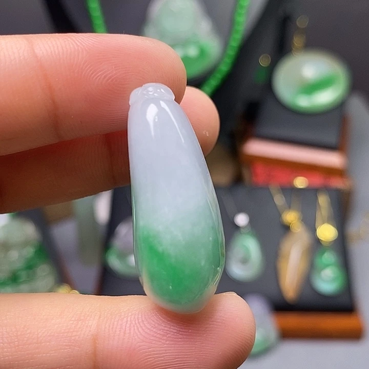吊坠(赠链)未镶嵌翡翠