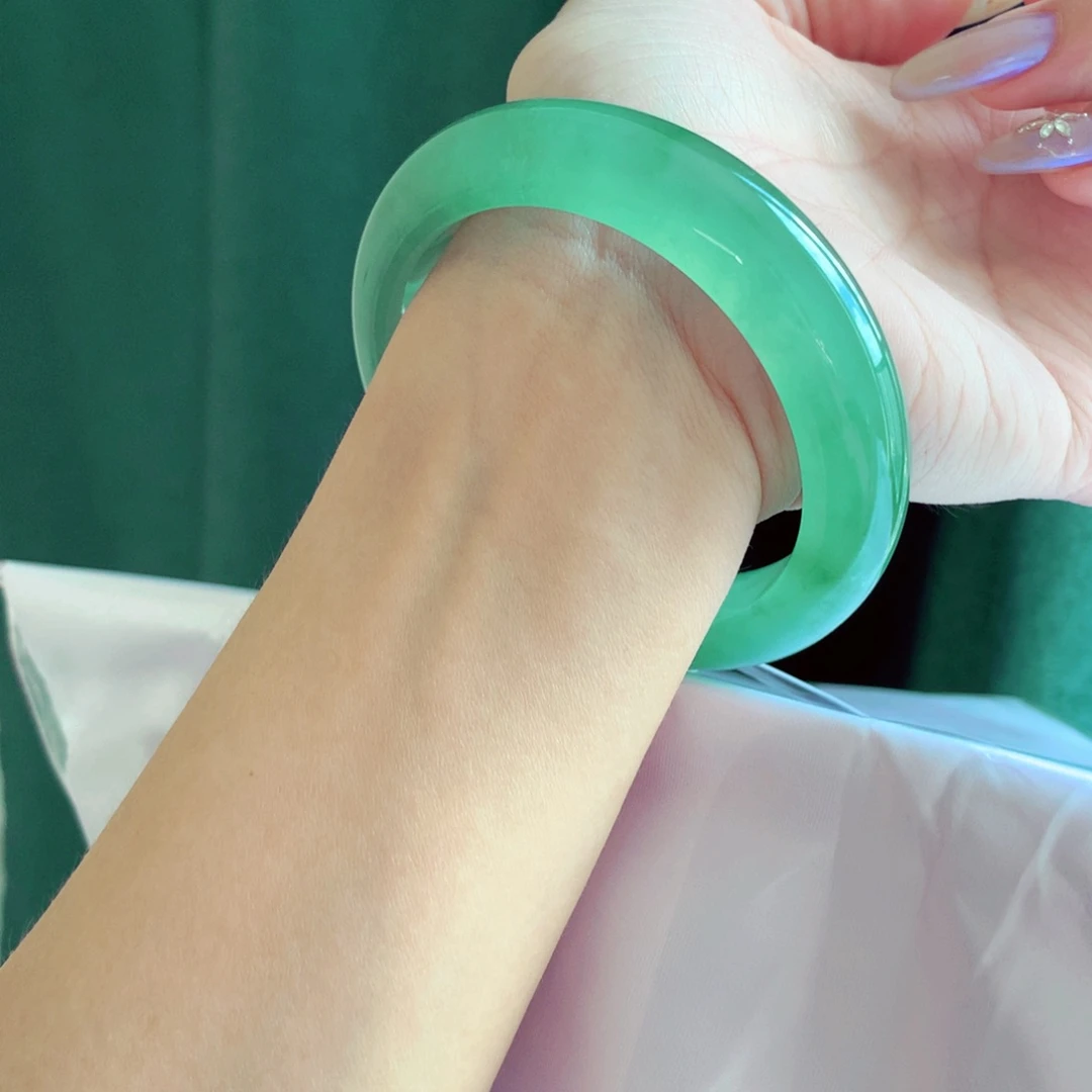 未镶嵌手镯翡翠55.2 绝美宽边宝石绿 灵