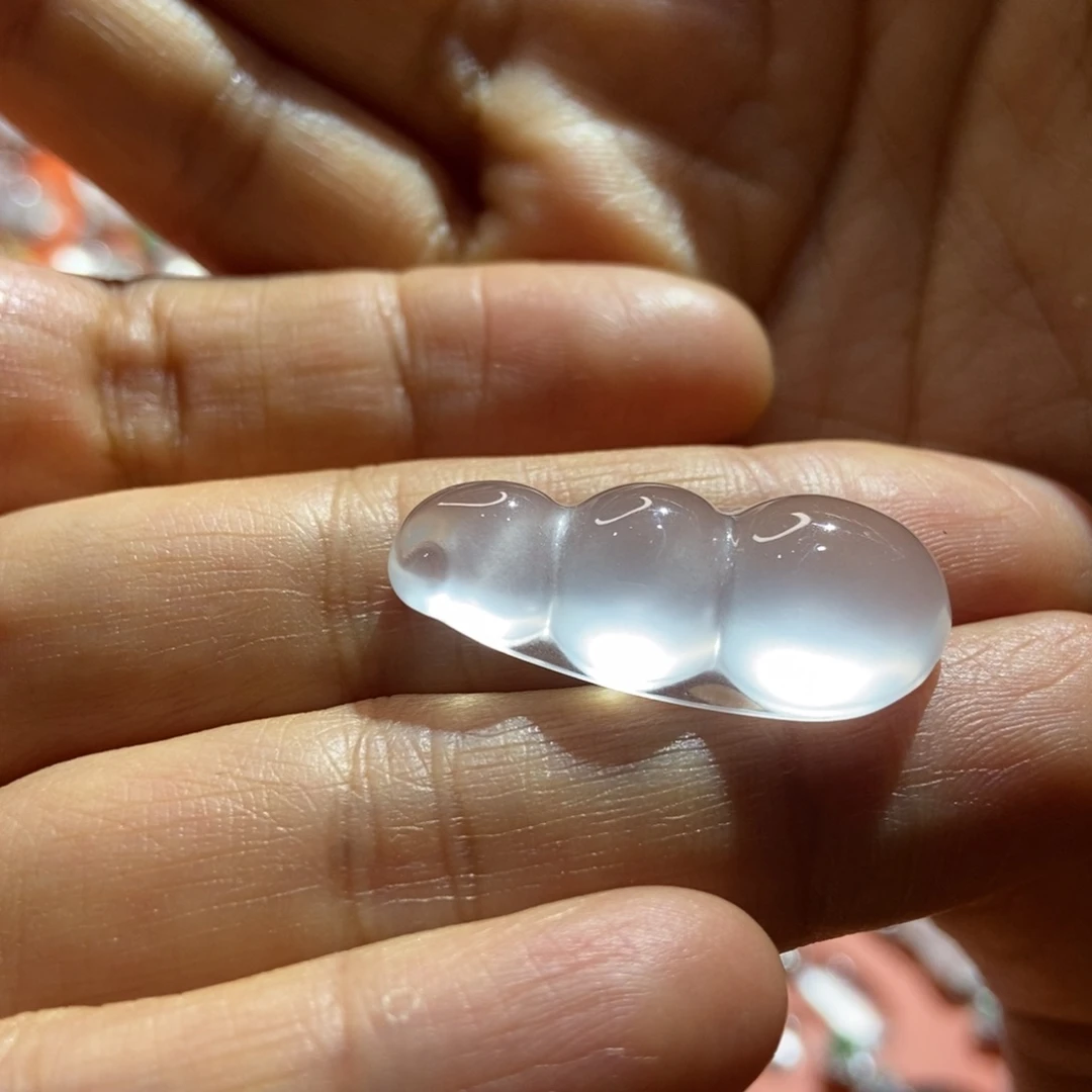 石英质玉未镶嵌颈饰