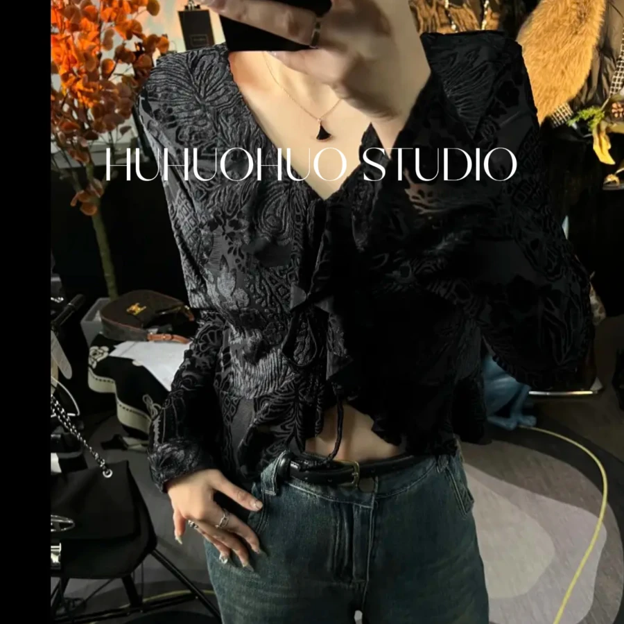 （巴洛克）8215通勤气质长袖丝绒提花衬衫女新款宽松百搭高级上衣