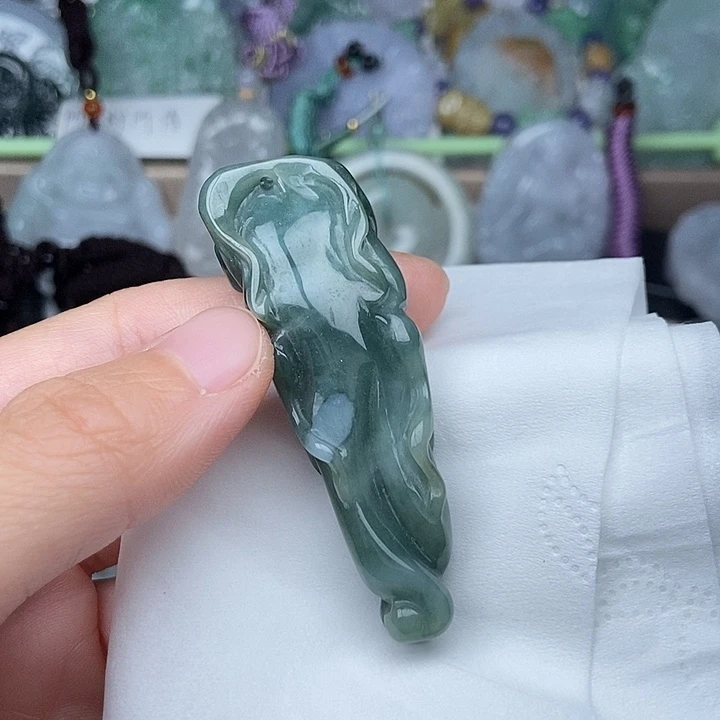 翡翠未镶嵌颈饰翡翠