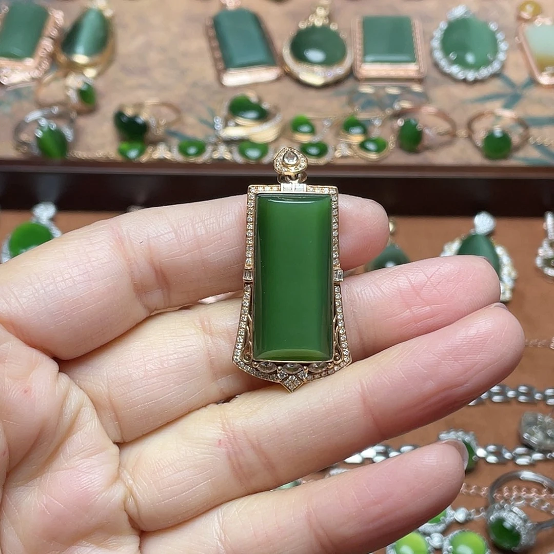 和田玉（碧玉）18K金镶嵌吊坠(不含链)