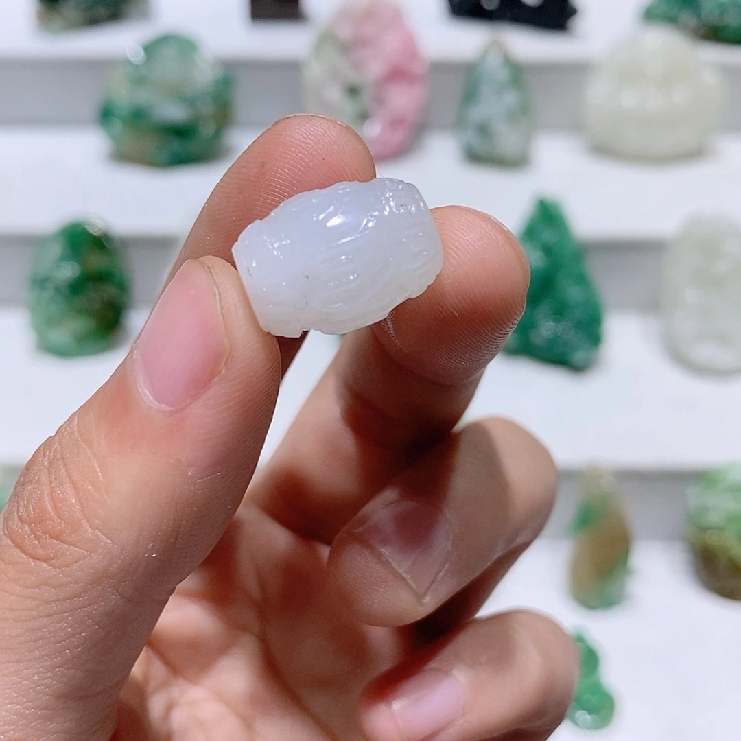 独山玉未镶嵌吊坠
