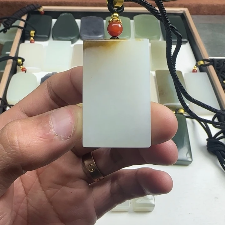 和田玉颈饰未镶嵌?***?