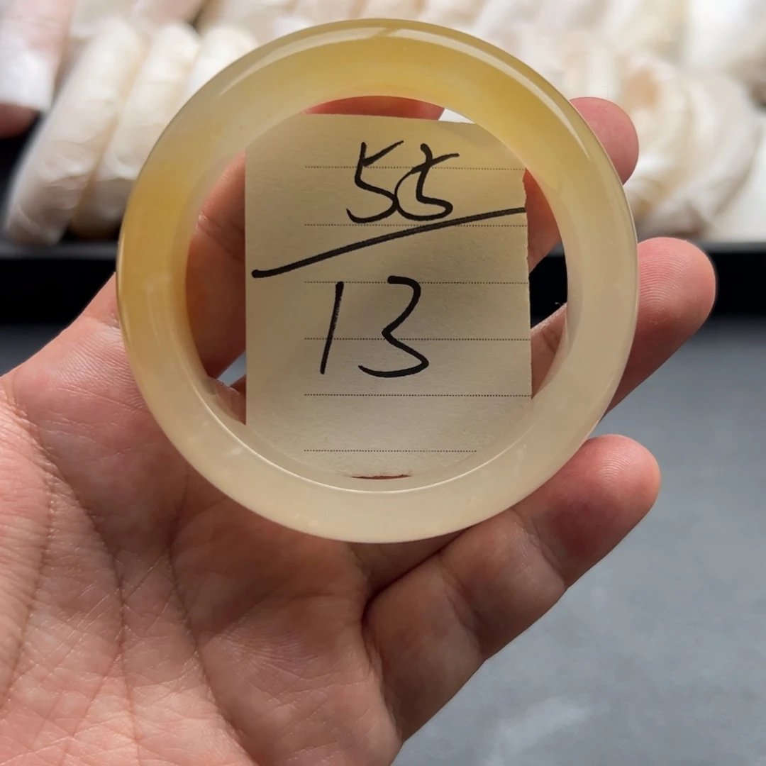 石英质玉（黄龙玉）未镶嵌手镯 13