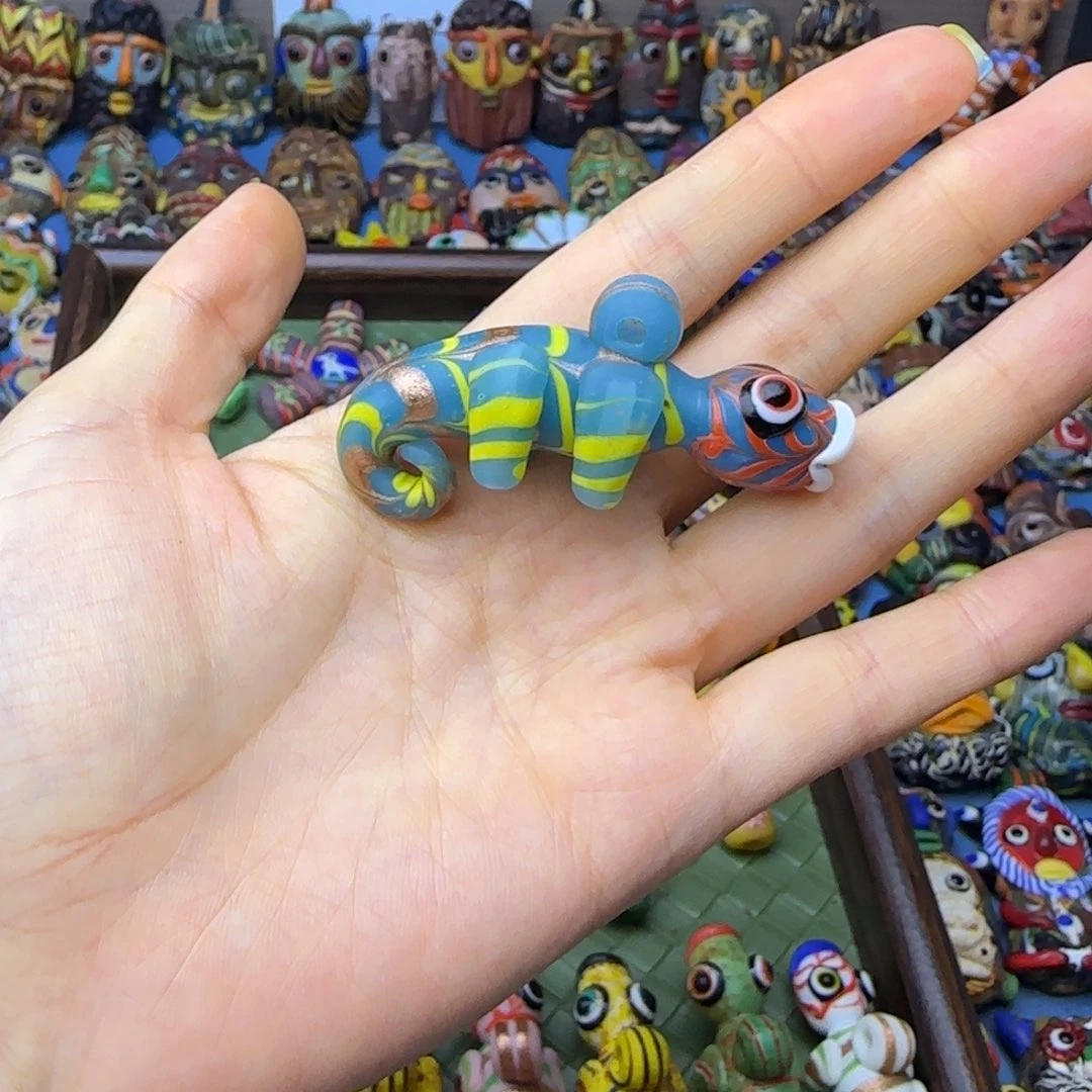 琉璃非金属蓝色蜥蜴一个