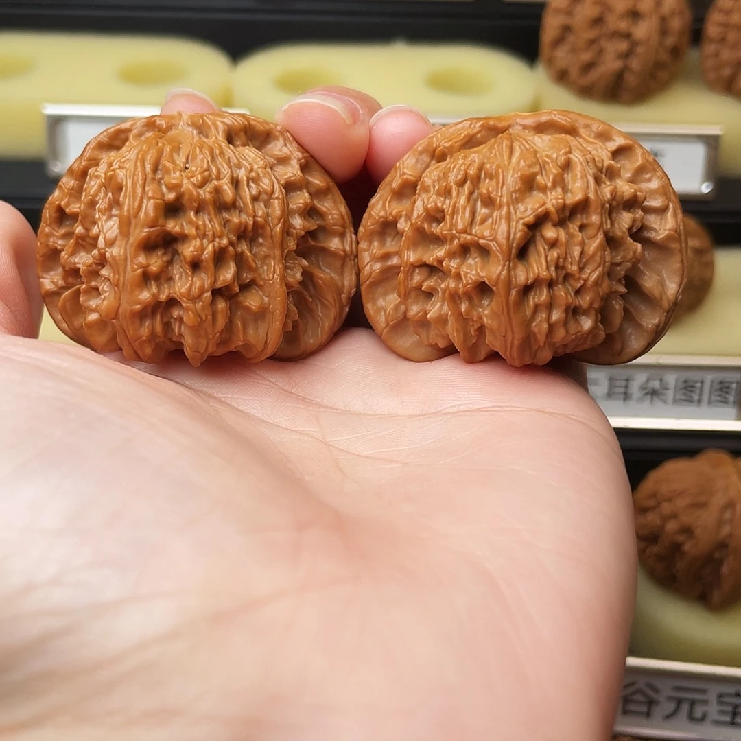 吊坠文玩核桃白狮子46尺