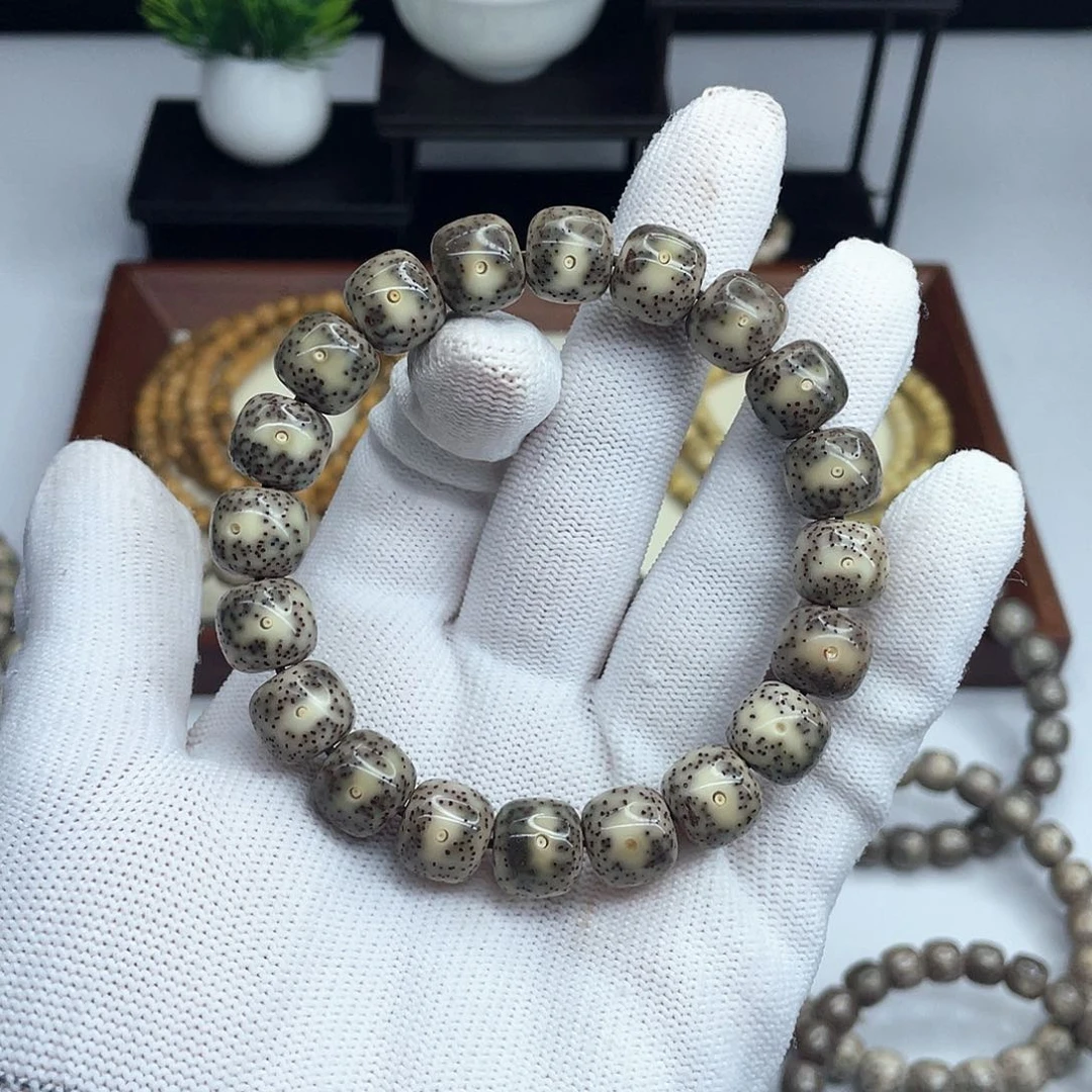 星月菩提手串11×10石玉料一线天B02