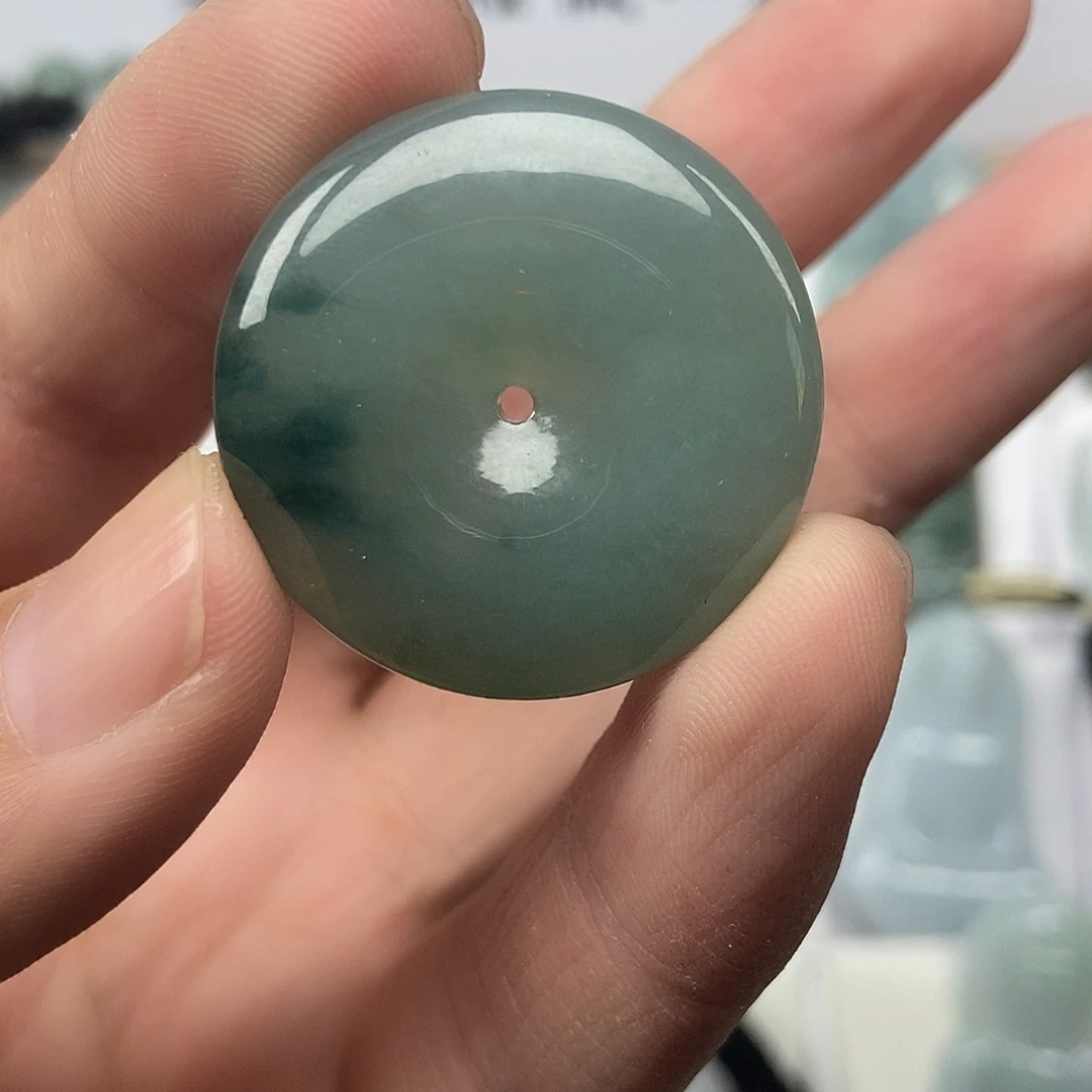 颈饰未镶嵌翡翠平安扣