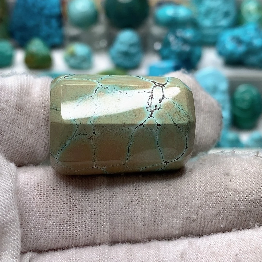 绿松石未镶嵌天然原矿 地大质检20mm