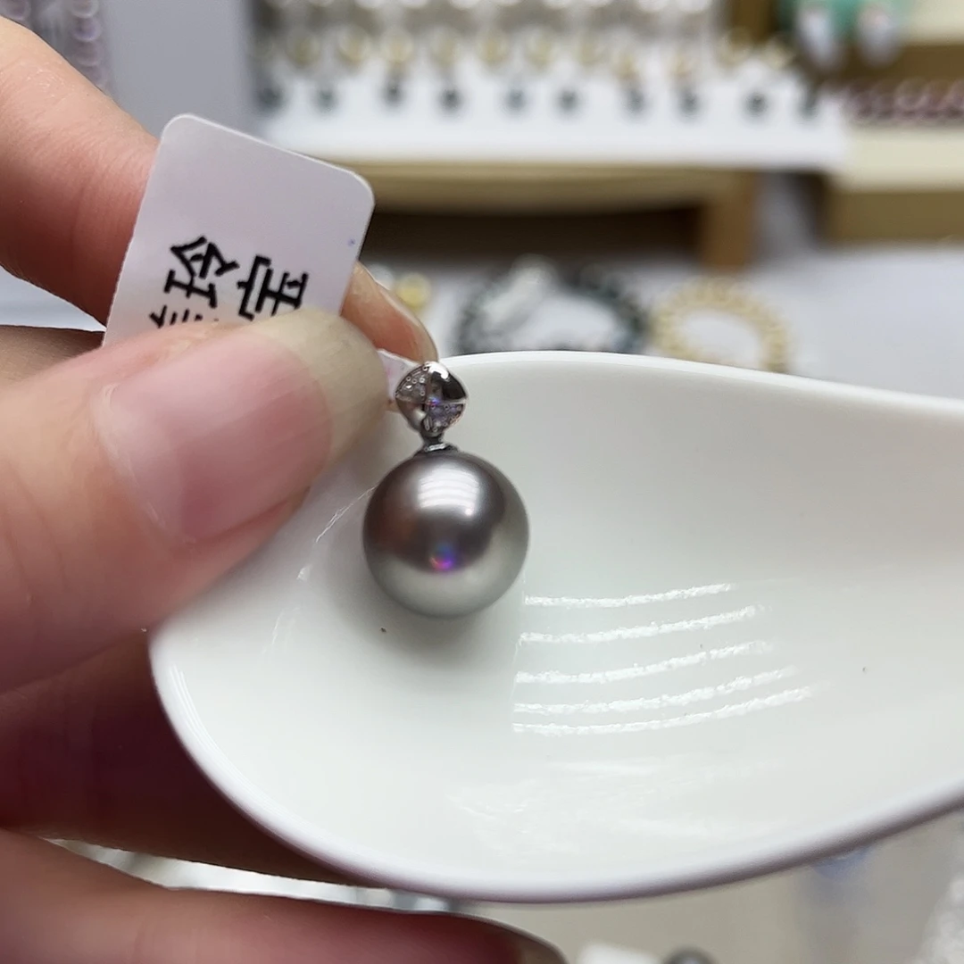颈饰18K金镶嵌海水珍珠