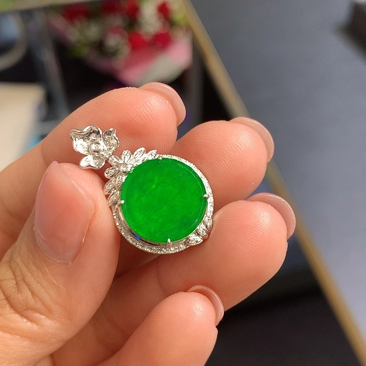 翡翠吊坠(不含链)18K金镶嵌