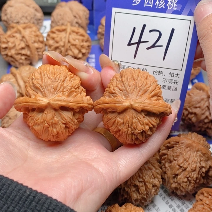 把件桃核43白狮子421
