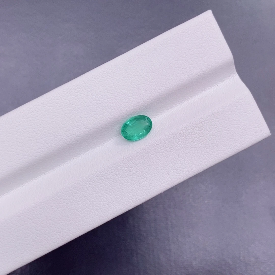 裸石祖母绿0.77克拉 5*7mm