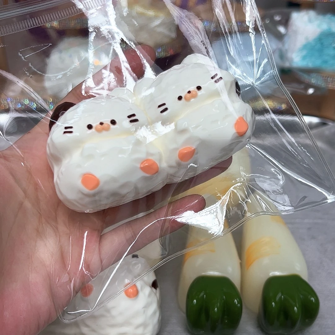 硅胶可爱的坨坨猫165g