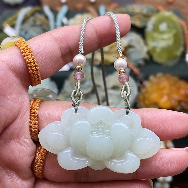 蛇纹石玉吊坠未镶嵌