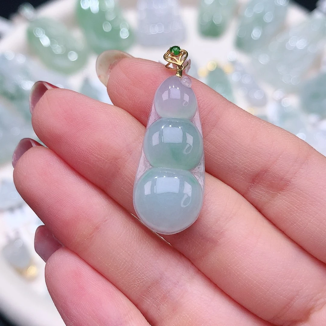 翡翠18K金镶嵌颈饰28.9-12.5-4.2