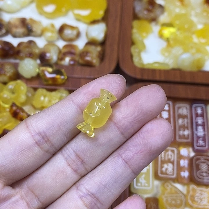 橄榄核吊坠糖果63