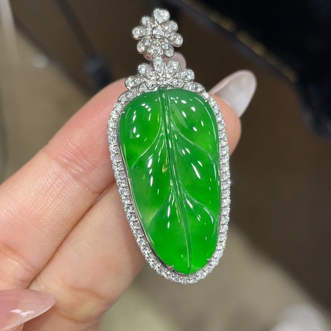 翡翠颈饰18K金镶嵌天然缅甸翡翠a货