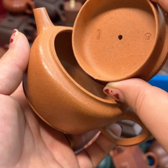 紫砂茶壶瑕疵………………