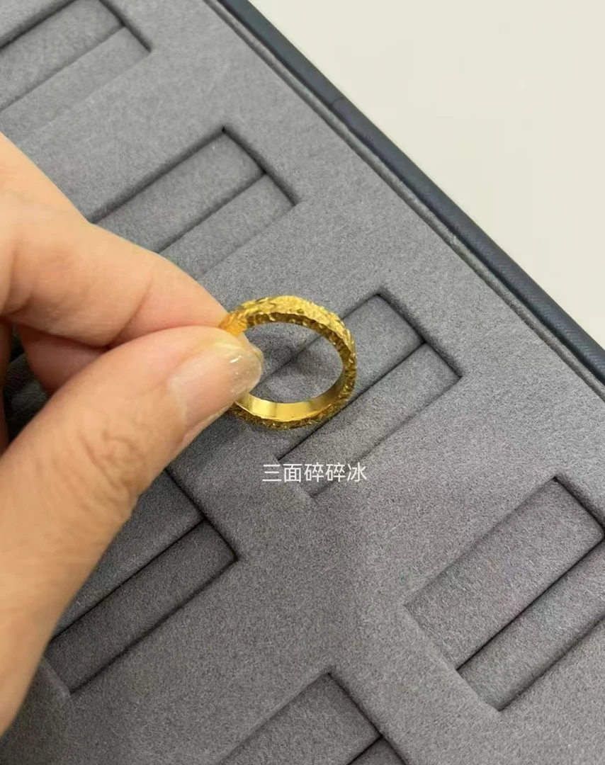 铜合金戒指 铜合金戒指 4mm三面碎冰纹时尚爆闪碎碎冰戒指