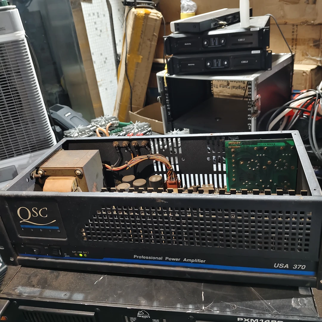 不包邮 QSC 8个金封管功放一台故障机