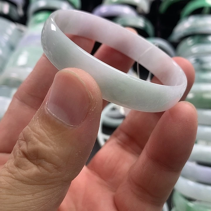 翡翠手镯未镶嵌公主