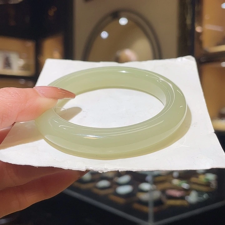 未镶嵌手镯和田玉58#73.88g