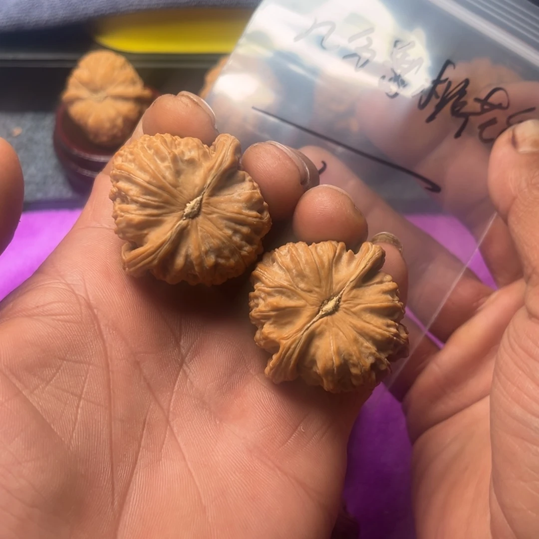 几***.核桃文玩核桃手把件