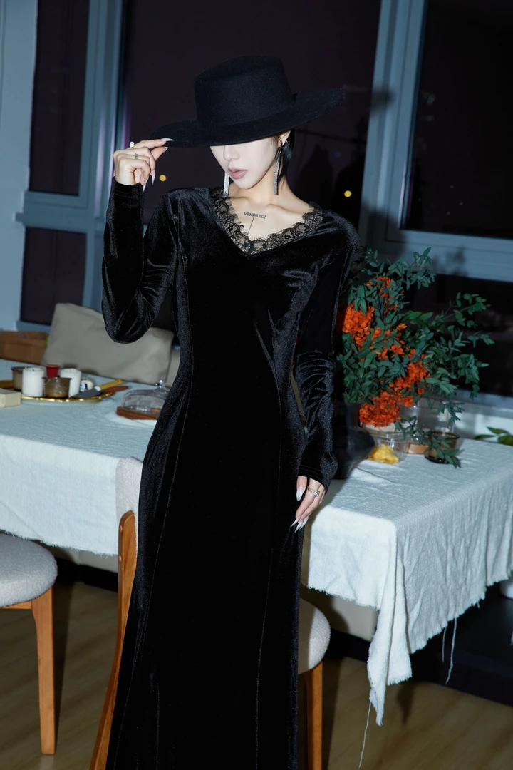 The One【天鹅垂梦】蕾丝鱼尾丝绒长裙打底裙N54U0554