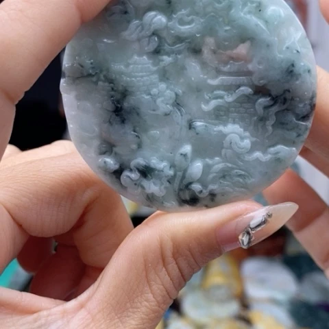 翡翠颈饰未镶嵌翡翠