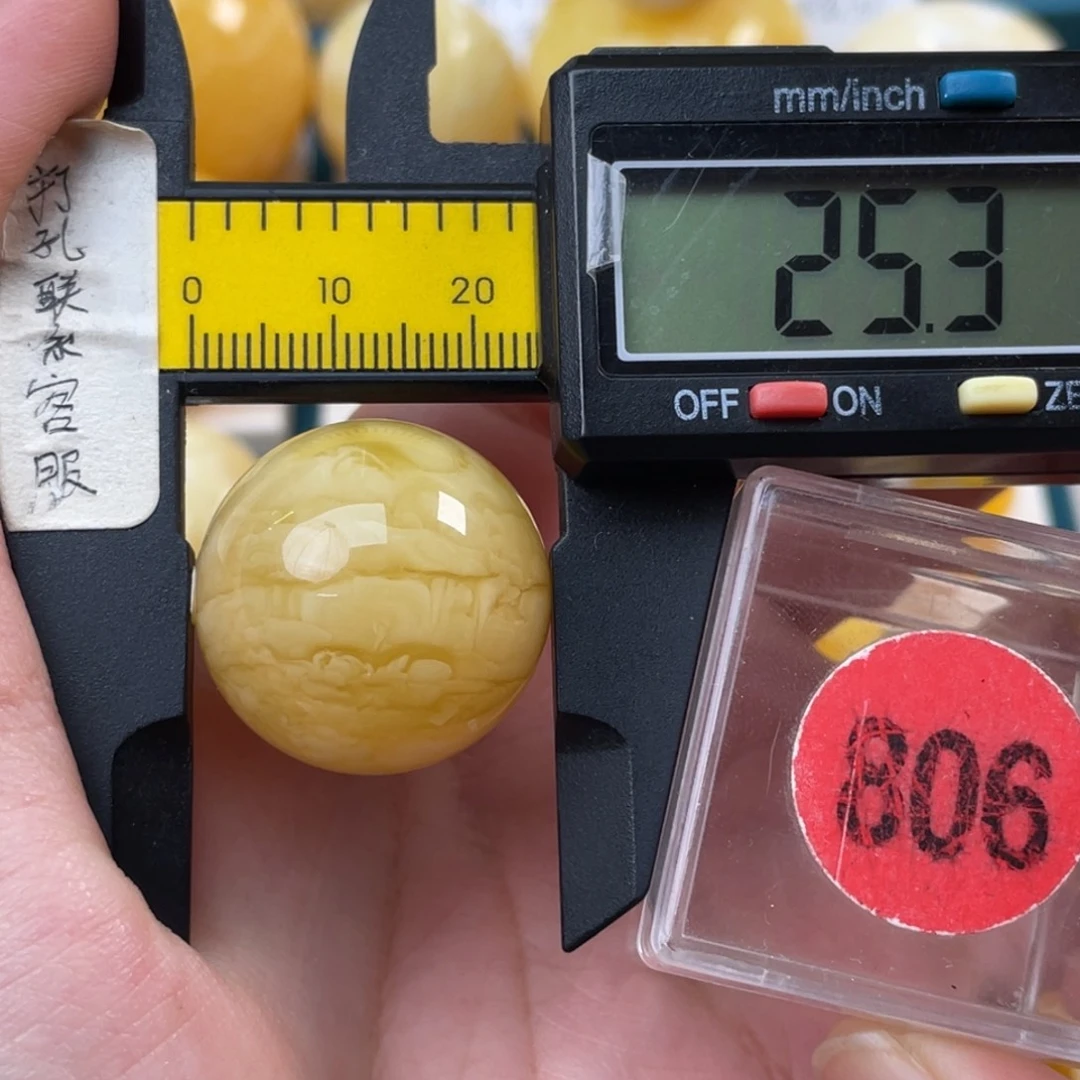 蜜蜡未镶嵌珠宝奇石
