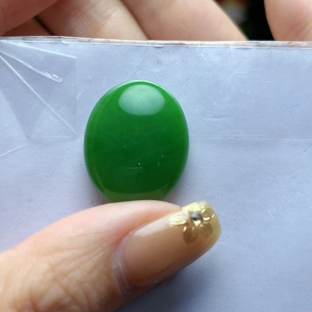 颈饰未镶嵌和田玉（碧玉）以**鉴