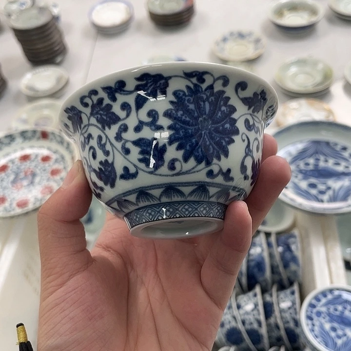 瓷片景德镇青花缠枝莲主人杯