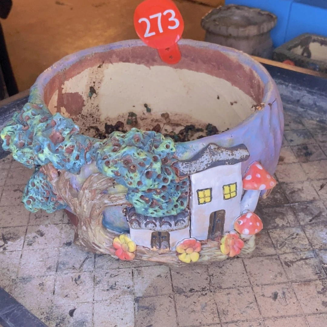 紫***晶花盆暇。