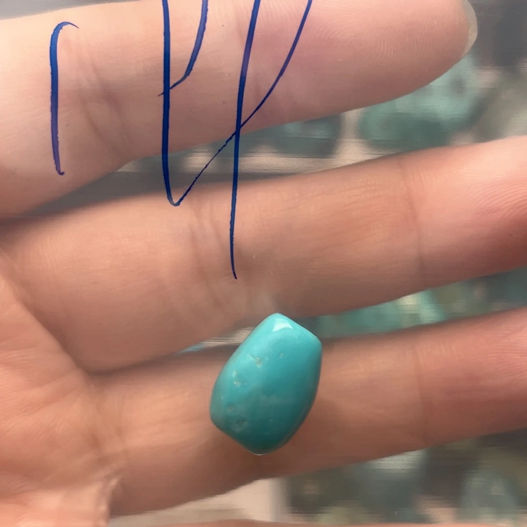 天***斟绿松石未镶嵌颈饰