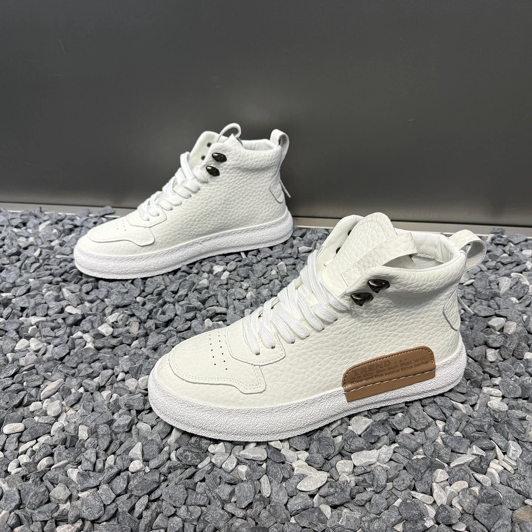 高帮男鞋2025秋冬新款软底休闲鞋时尚百搭运动鞋青年男士潮流板鞋