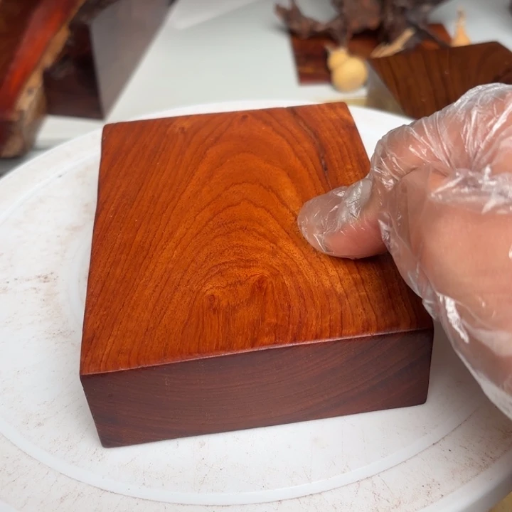 大叶紫檀（黑酸枝木类）