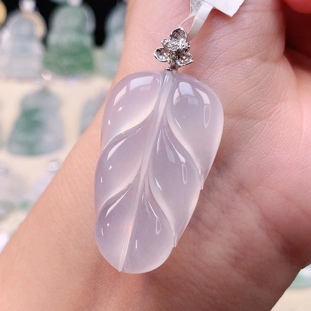 翡翠18K金镶嵌颈饰叶子