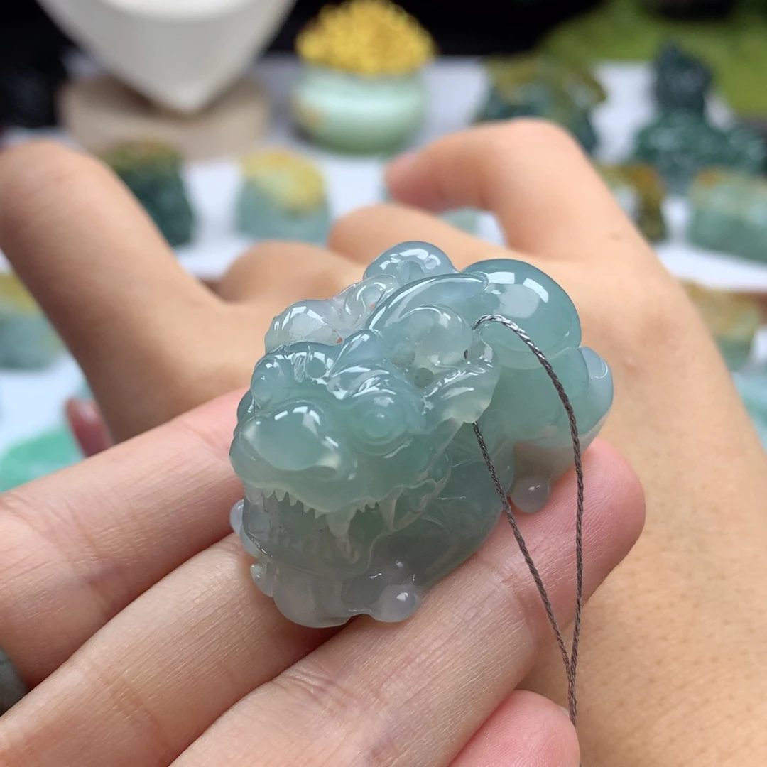 翡翠未镶嵌颈饰A27 天空蓝翡翠貔貅