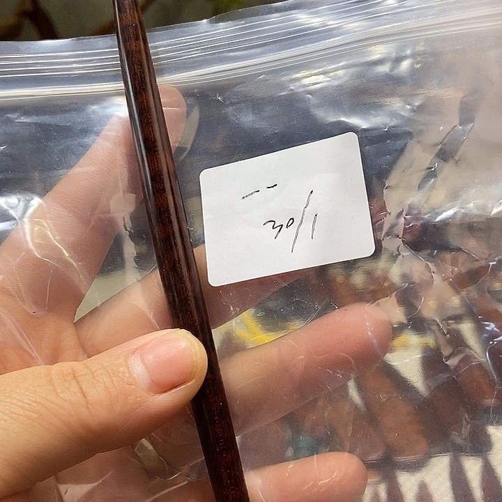 南美蛇纹木发簪一根