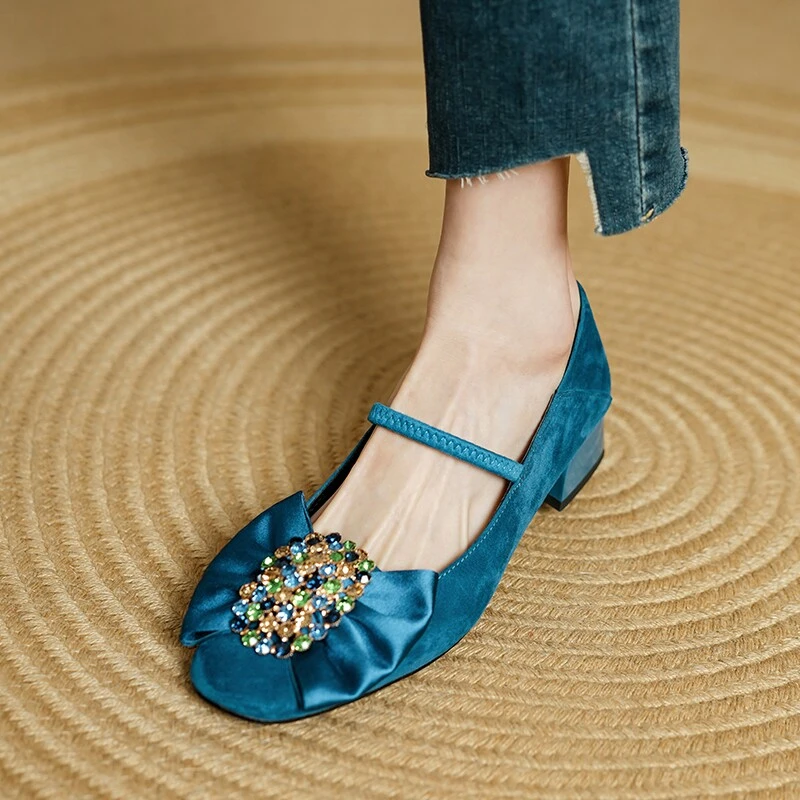 巨好看~法式复古水钻蝴蝶结方头单鞋春秋季新款粗跟绒面玛丽珍鞋