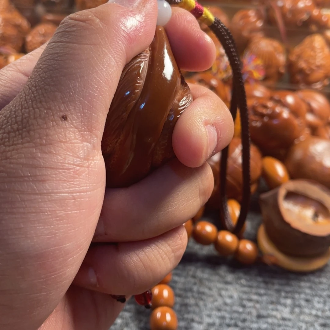 橄榄核吊坠独款三面